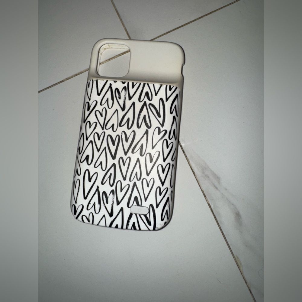 Casely iPhone 14 Pro Max black and white heart case #20